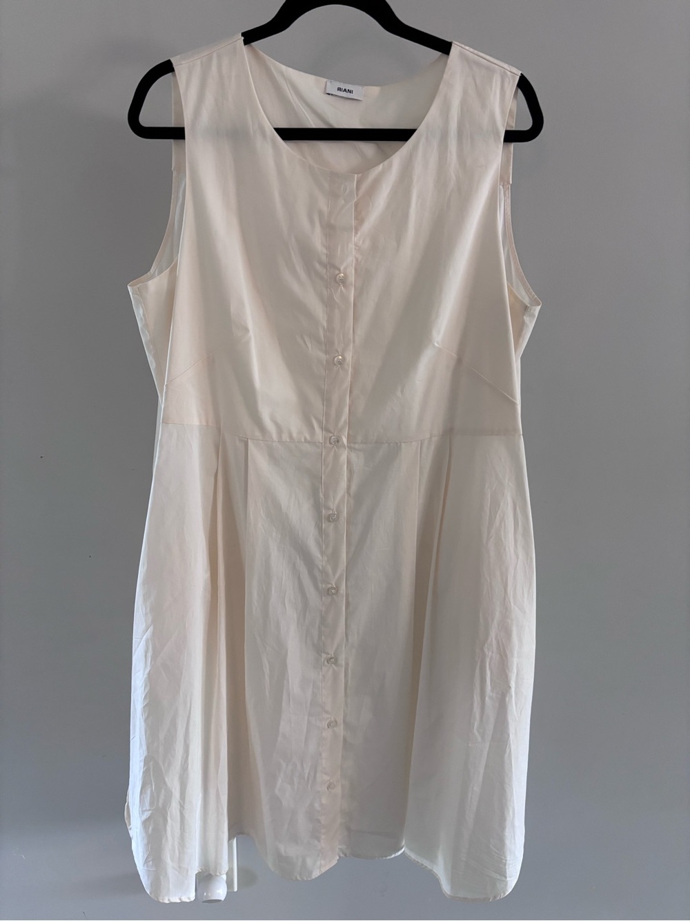RIANI Cream Sleeveless Button-Front Slip Dress
